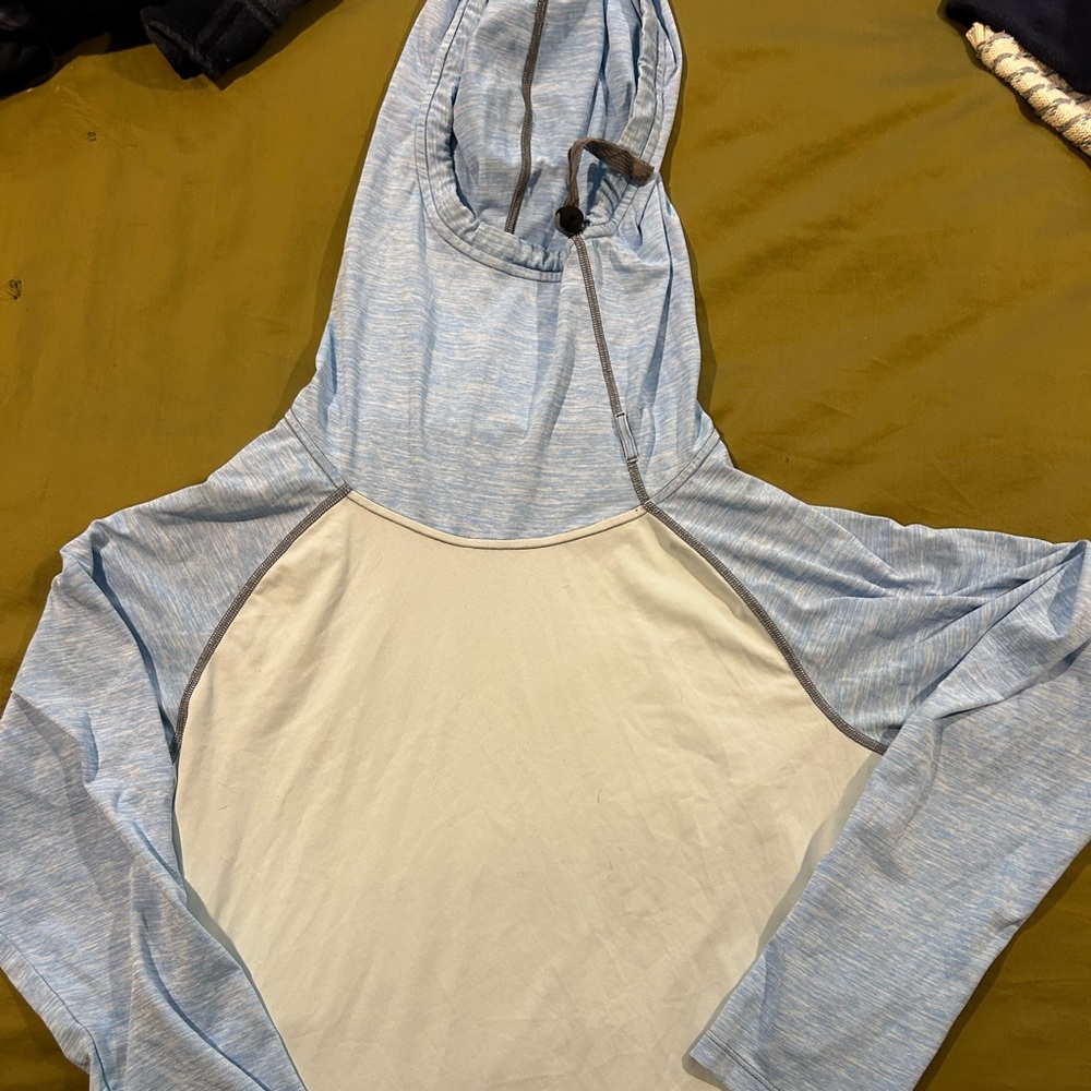 Patagonia Sun Hoodie size medium